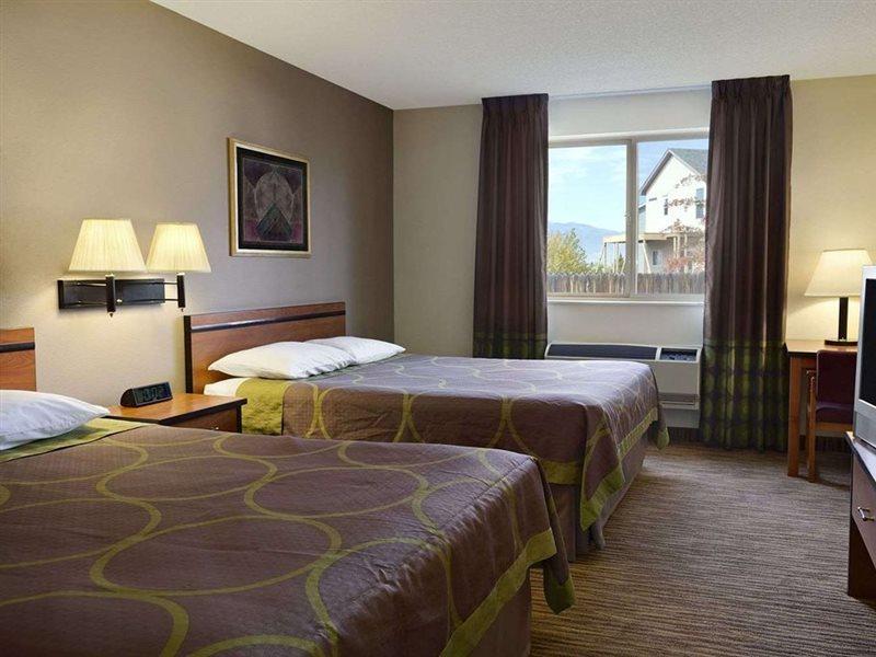 Super 8 By Wyndham Colorado Springs Airport Motel Dış mekan fotoğraf