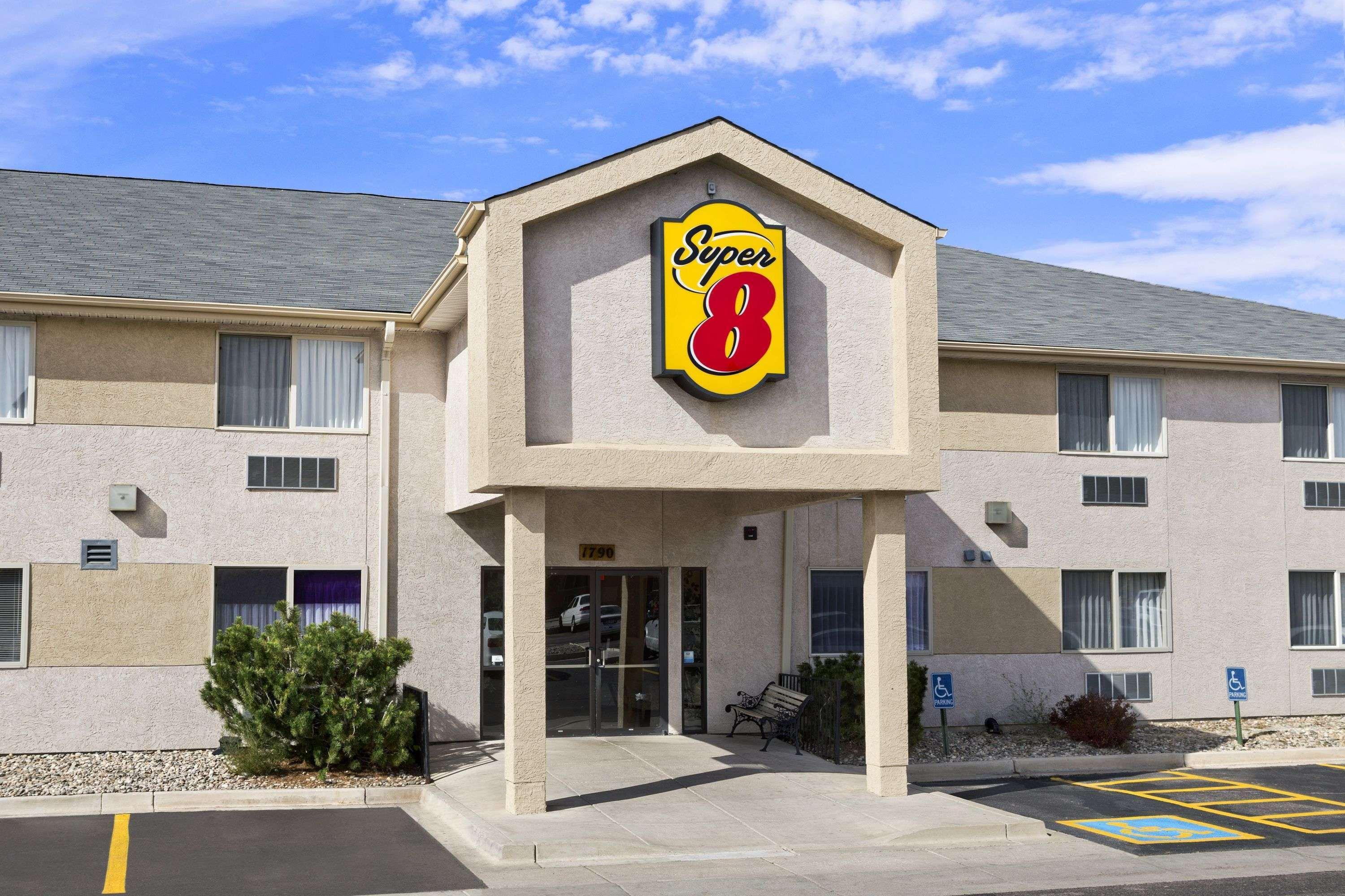 Super 8 By Wyndham Colorado Springs Airport Motel Dış mekan fotoğraf