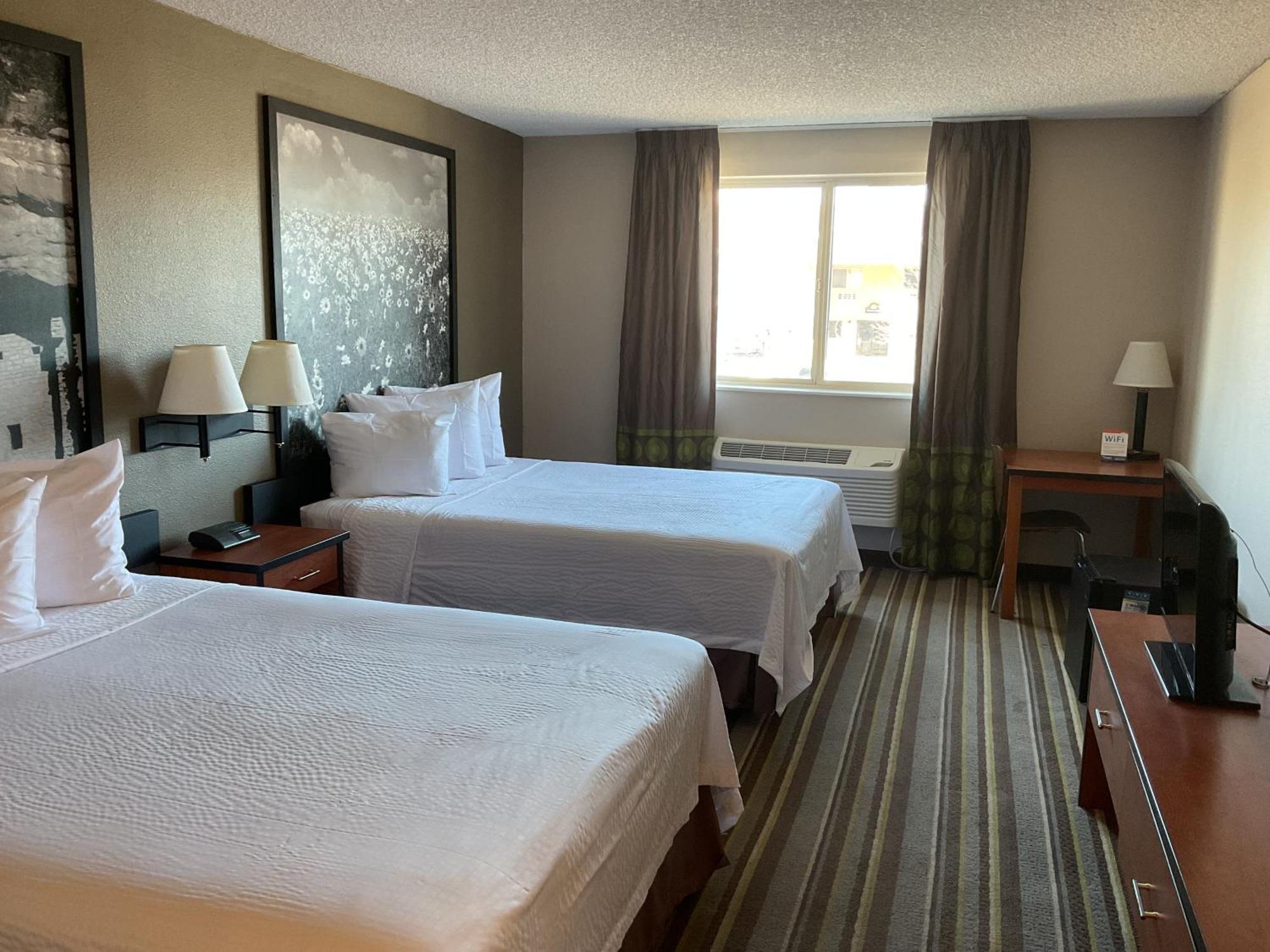 Super 8 By Wyndham Colorado Springs Airport Motel Dış mekan fotoğraf