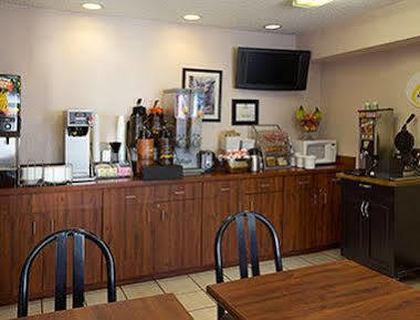 Super 8 By Wyndham Colorado Springs Airport Motel Dış mekan fotoğraf